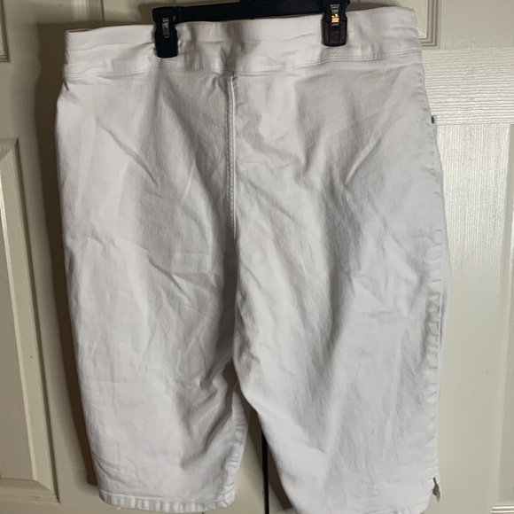 TERRA & Sky white capris - Picture 5 of 5